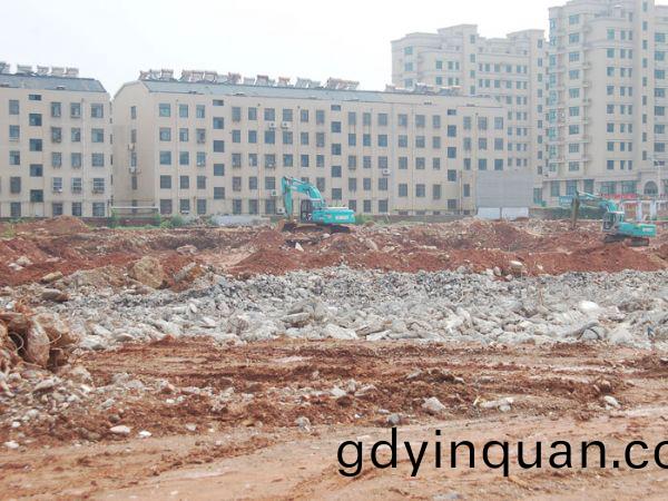 萊蕪茂業項(xiang)目土(tu)石(shi)方(fang)開(kai)挖及(ji)外(wai)運(yun)工程(cheng)