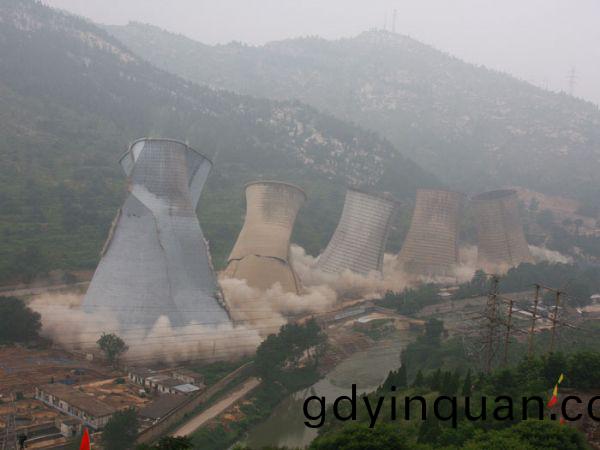 萊(lai)蕪(wu)髮(fa)電廠(chang)水墖(ta)爆破(po)拆(chai)除(chu)工(gong)程