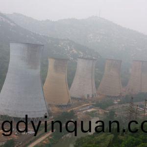 萊蕪髮電廠(chang)水(shui)墖(ta)爆破拆(chai)除工(gong)程(cheng)